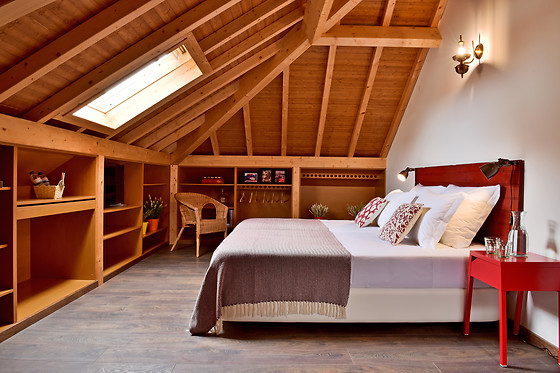 Uma noite em quarto triplo com pequeno-almoço para 2 adultos e 1 criança em Mercearia d'Alegria Boutique B&B em Peniche (Leiria)