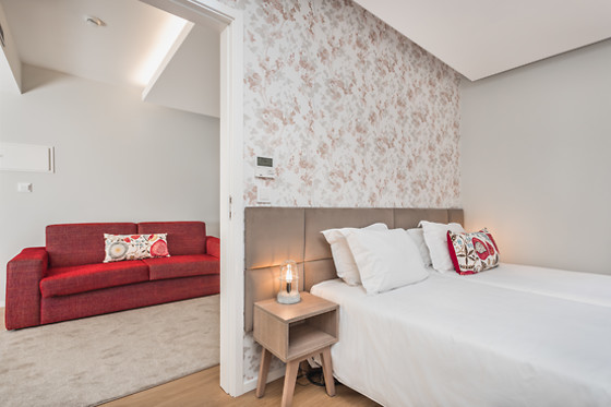 1 noite em quarto duplo/twin com pequeno-almoço para 2 | Essence Inn Marianos Hotel 4* - Fátima