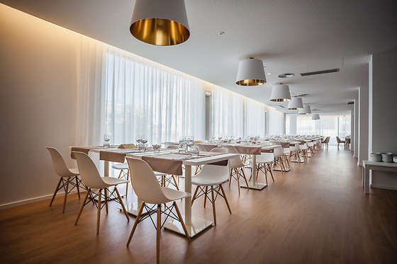 1 noite em quarto duplo/twin com pequeno-almoço para 2 | Essence Inn Marianos Hotel 4* - Fátima
