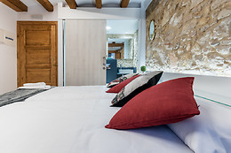HOSTAL977