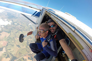 Salto Tandem 3000m em Braga para 1 com a SkyDive Porto