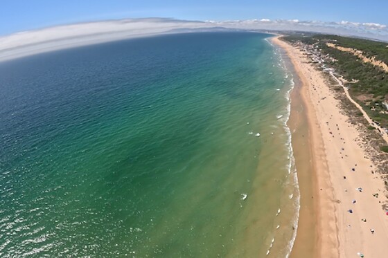 Voo de parapente com GoPro para 1 | Fly Lisbon Paragliding - Costa da Caparica