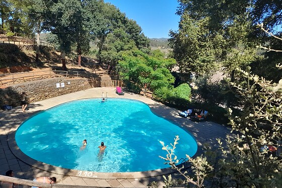 Duas noites em Bungalow com pequeno-almoço para 3 em Parque de Campismo e Caravanismo de Pedrógão Grande em Pedrógão Grande (Leiria)