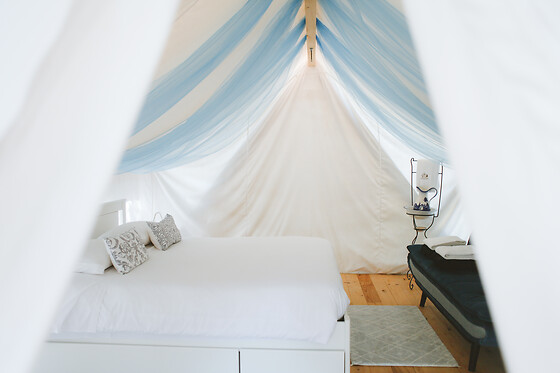 Uma noite em Tipi com pequeno-almoço para 2 no Kabaceira Apartments & Glamping na Lourinhã (Lisboa)