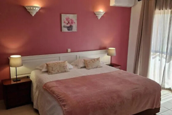 Uma Noite em Quarto Duplo/Twin para 2 | Casa Rosa Montes, Lagos (Faro)