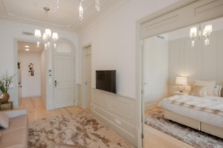 Uma noite em "quarto do amor" com pequeno-almoço para 2 em Porto Deluxe Apartments & Guesthouse (Porto)