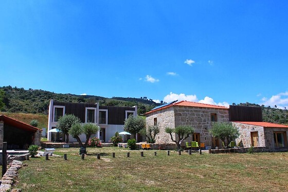 Agroturismo a 2 | 1 noite em quarto familiar com vista para a montanha | Quinta Vale da Prata - Celorico da Beira (Guarda)