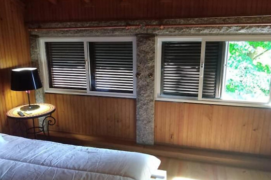 Uma noite em Bungalow para 2 em Quinta do Carvalho - Nature Guest Houses em Guimarães (Braga)