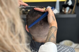 Combo de cabelo e barba e massagem facial para 1 by Bratz Barbershop na Lapa (Lisboa)