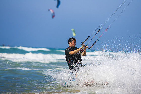 Aula privada de Kite Hydrofoil no Algarve | Para 1 - 2h | Alturakites Kitesurf School - Altura