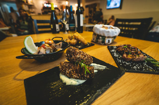 Rodízio de Petiscos para 2 | Taberna do Teatro, Angra do Heroísmo (Açores)