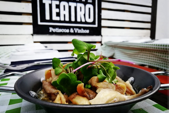 Rodízio de Petiscos para 2 | Taberna do Teatro, Angra do Heroísmo (Açores)