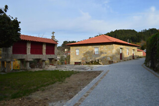 Uma noite em apartamento T2 para 2 adultos e 1 criança na Casa do Rancho - Turismo Rural em Paranhos (Braga)