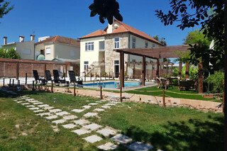 1 noite em quarto duplo para 2 | Garden Place (Viseu)