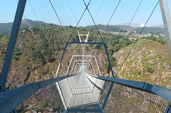 Tour às Aldeias do Xisto e Ardósia com visita à Ponte 516 e aos Passadiços para 2 em Corga Tours em Arouca (Aveiro)