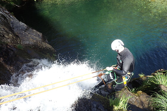 Canyoning para 2 - 4h | Descubra um oásis de cascatas com a Just Come - Arouca