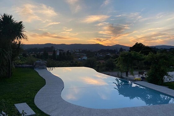 1 noite em apartamento T1 com pequeno-almoço para 2 | Hotel Quinta da Tulha - Guimarães