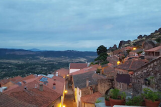 Uma noite em Casa com Vista Panorâmica com pequeno-almoço para 2 em Casa do Castello Monsanto em Monsanto (Castelo Branco)