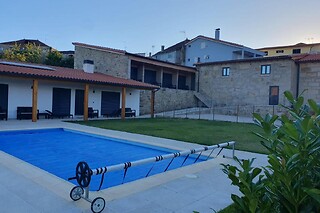 Uma Noite em Quarto Duplo c/ Pequeno-Almoço + Cabaz Regional para 2 | Casa da Marquinhas, Lama de Ouriço (Vila Real)