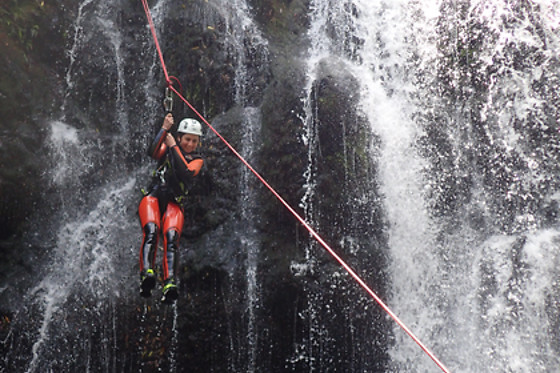 Iniciação a canyoning para 1 em WestCanyon Turismo Aventura em Santa Cruz das Flores (Açores)
