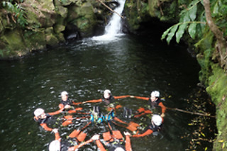 Iniciação a canyoning para 1 em WestCanyon Turismo Aventura em Santa Cruz das Flores (Açores)