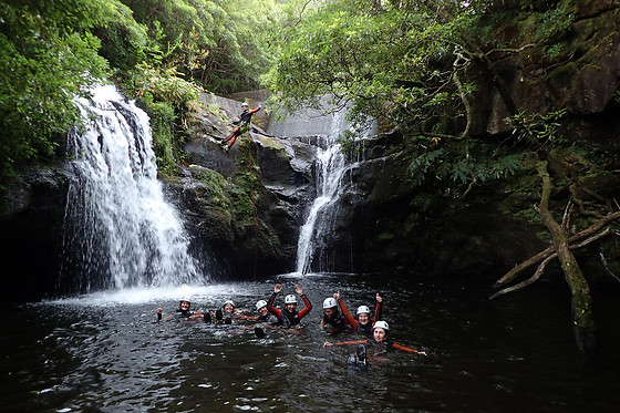 Iniciação a canyoning para 1 em WestCanyon Turismo Aventura em Santa Cruz das Flores (Açores)