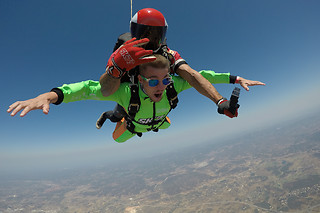 Salto Tandem ou Salto de Paraquedas a 3000m no Algarve para 1 | Air Emotions - Portimão