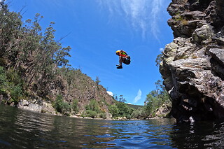 Cano-Rafting no Rio Paiva + Tour de jipe até à aldeia da Paradinha para 1 | NaTour Way, Arouca