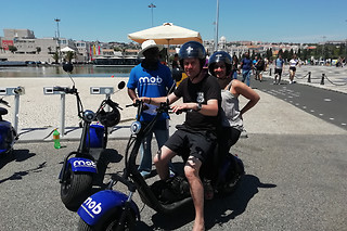Lisboa genuína em scooter elétrica para 1 em Mob, by Mobi.eTours (Lisboa)