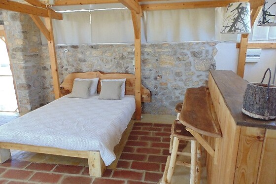 Uma noite em Camping Pod para 2 em Quinta do Maral Espaço Naturista em Marvão (Portalegre)