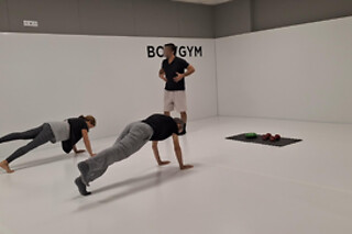 Uma aula de Bow Movement em grupo para 1 em BowGym em Linda-a-Velha (Lisboa)