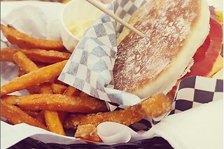 Almoço ou jantar para 2 em Caco Burger em Benfica (Lisboa)