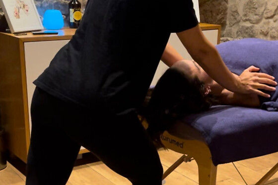 Massagem de relaxamento + Degustação de vinho do Porto para 2 | Centro Terapêutico Pausa - centro histórico do Porto