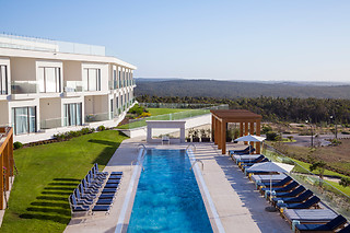 Uma noite em quarto duplo com pequeno-almoço para 2 em Evolutee Hotel - Royal Óbidos Spa & Golf Resort***** em Óbidos (Leiria)