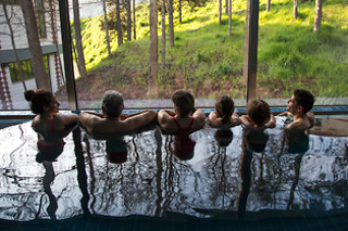 Duche massagem e piscina termal com hidromassagem para 2 | Termas de Chaves em Chaves