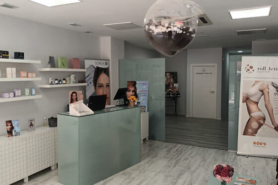 LA CABINA DE EVA Y TINA - photo 0