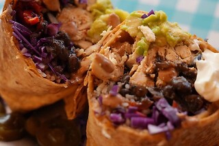 Almoço ou jantar para 2 em Tété's Burritos (Cascais)