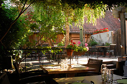 Aux 2 roses (hôtel)