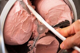 Refresco e Sobremesa para 2 | DOPPO Gelataria, a 50m da Praça do Comércio (Coimbra)