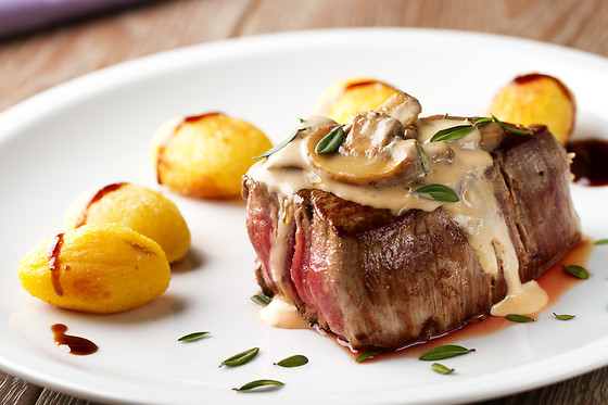 Um Gourmet Card para 2 em Portucale (Porto)