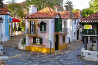 Entrada no Portugal dos Pequenitos para 1 adulto | (Coimbra)
