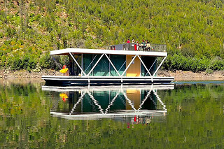 1 noite numa casa flutuante para 2 | Floating Álvaro - Oleiros (Castelo Branco)