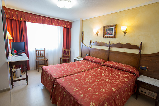 HOTEL REYES CATOLICOS - photo 4
