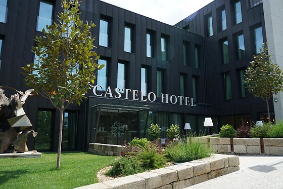 Uma noite em quarto duplo com pequeno almoço para 2 em Castelo Hotel em Chaves (Vila Real)