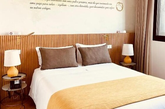 Uma noite em quarto duplo com pequeno almoço para 2 em Castelo Hotel em Chaves (Vila Real)