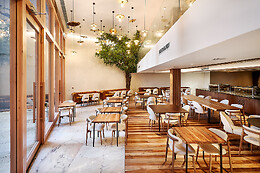 The Log Porto Hotel