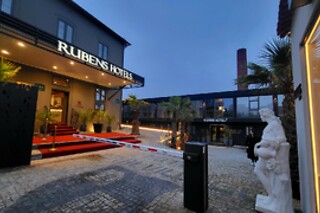 Uma noite em quarto duplo com pequeno-almoço e um jantar para 2 em Rubens Hotels & SPA**** em Vila Nova de Gaia (Porto)