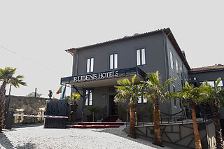 Uma noite em quarto duplo com pequeno-almoço e um jantar para 2 em Rubens Hotels & SPA**** em Vila Nova de Gaia (Porto)