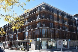 Adonis Lyon Dock Ouest