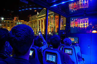 Descubra Lisboa com um tour interativo em mini-bus | Para 1 pessoa - Smart Sightseeing